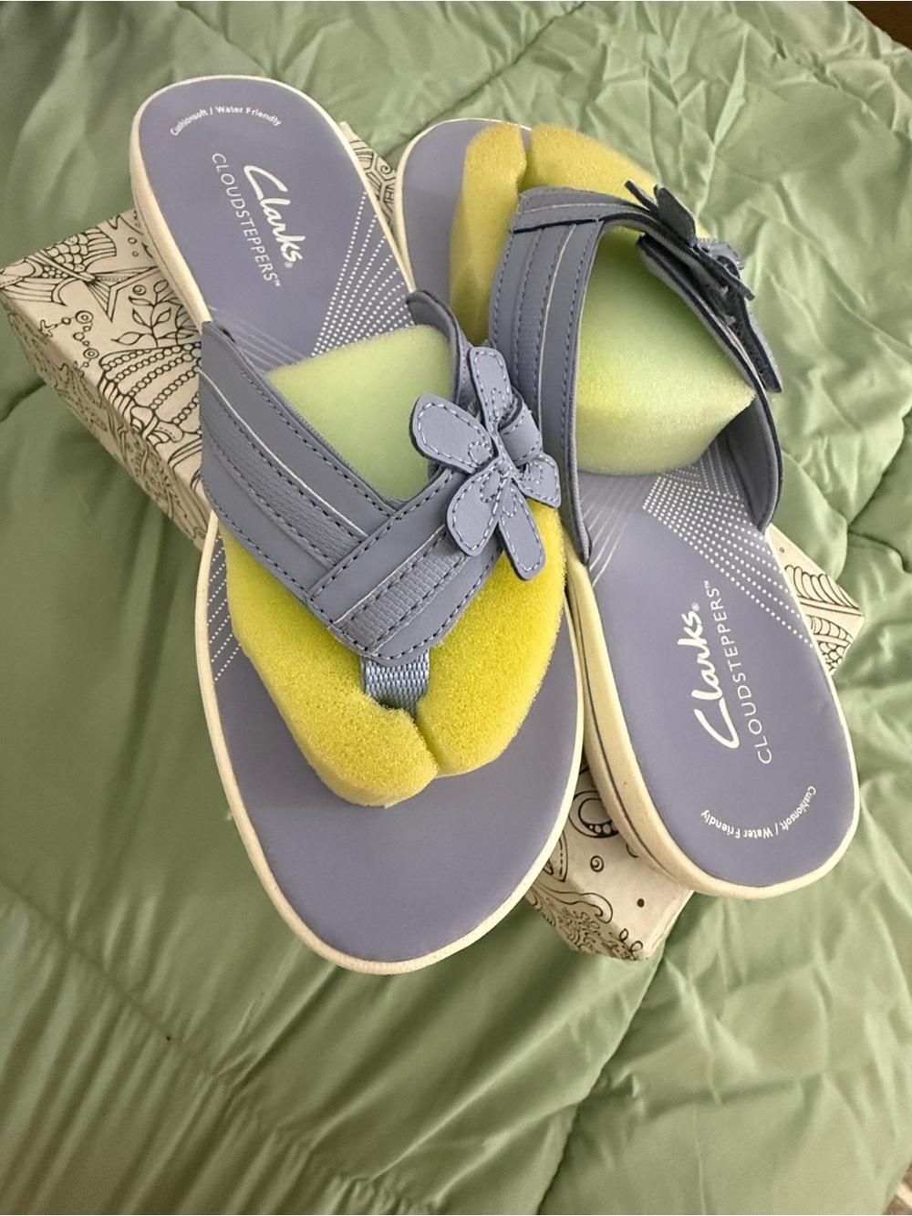 Clarks Cloudsteppers Lavender and Yellow Floral Thong Sandals